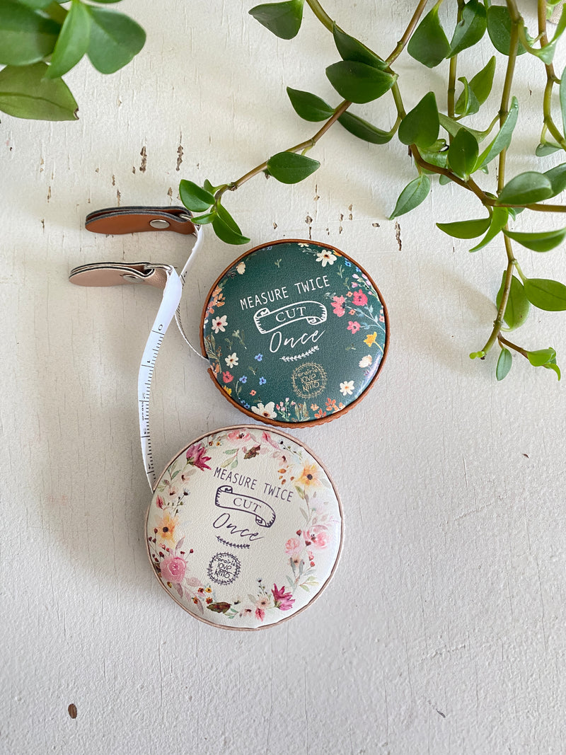 Tape Measure in Floral Case (8080353460462)